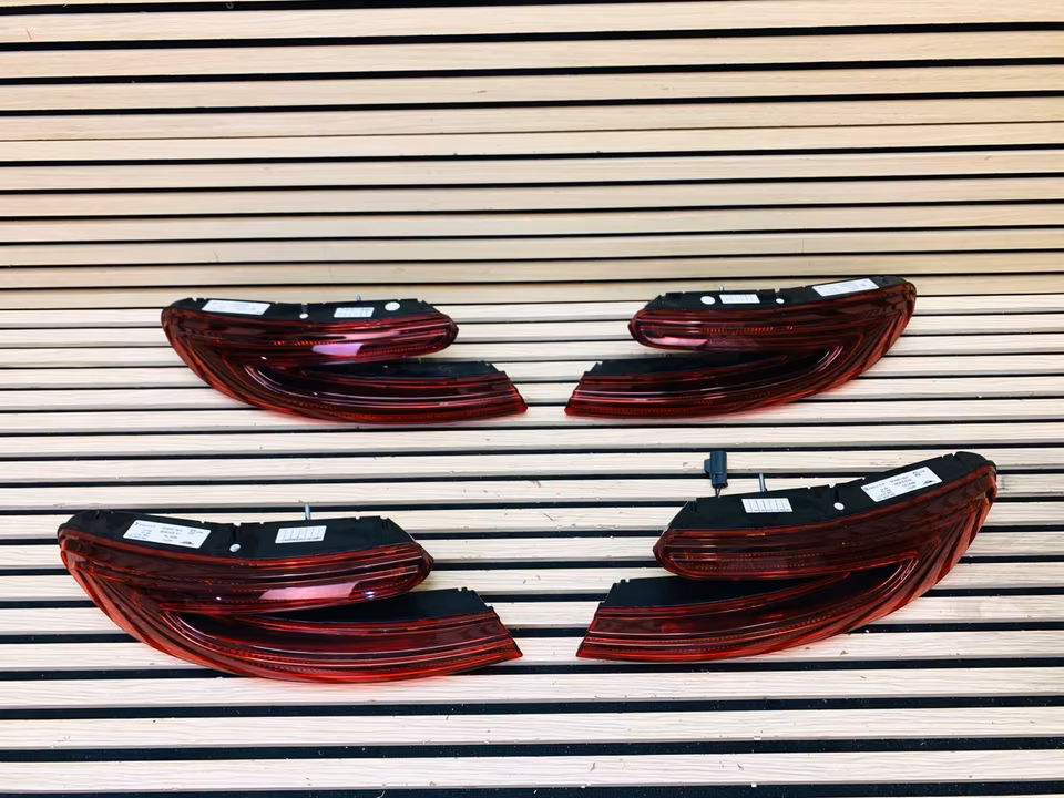 Aston Martin DB11 Taillight Left Right HY5313405AE HY5313404AE