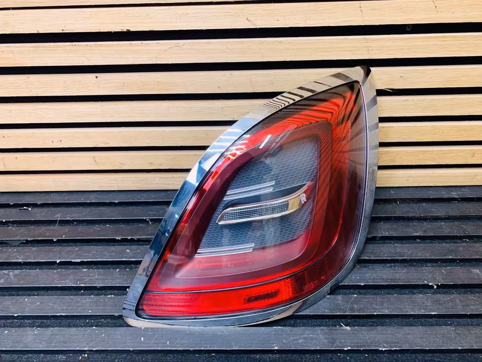 Rolls Royce Ghost Rear Light Rear Light Left Right 5A8FE8602 - Image 3