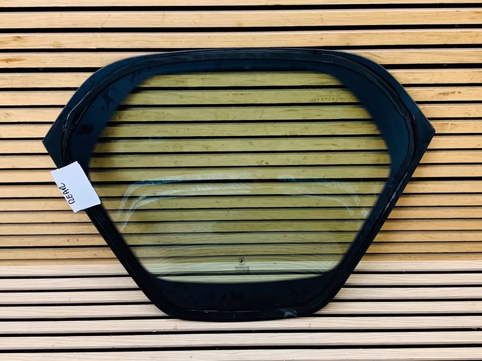 Ferrari SF90 Rear Window - Image 2