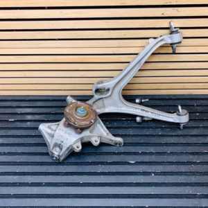 McLaren 600LT Rear Right Steering Knuckle 14B0576CP02 14B0587CP01