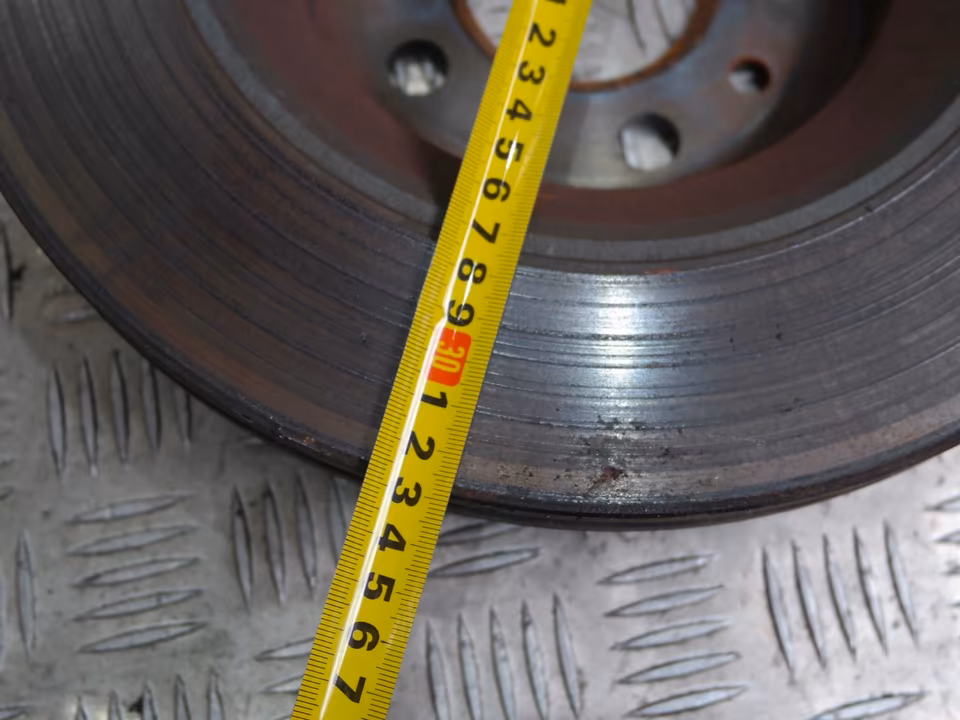 Maserati Levante brakes brake system brake red calipers discs - Image 3