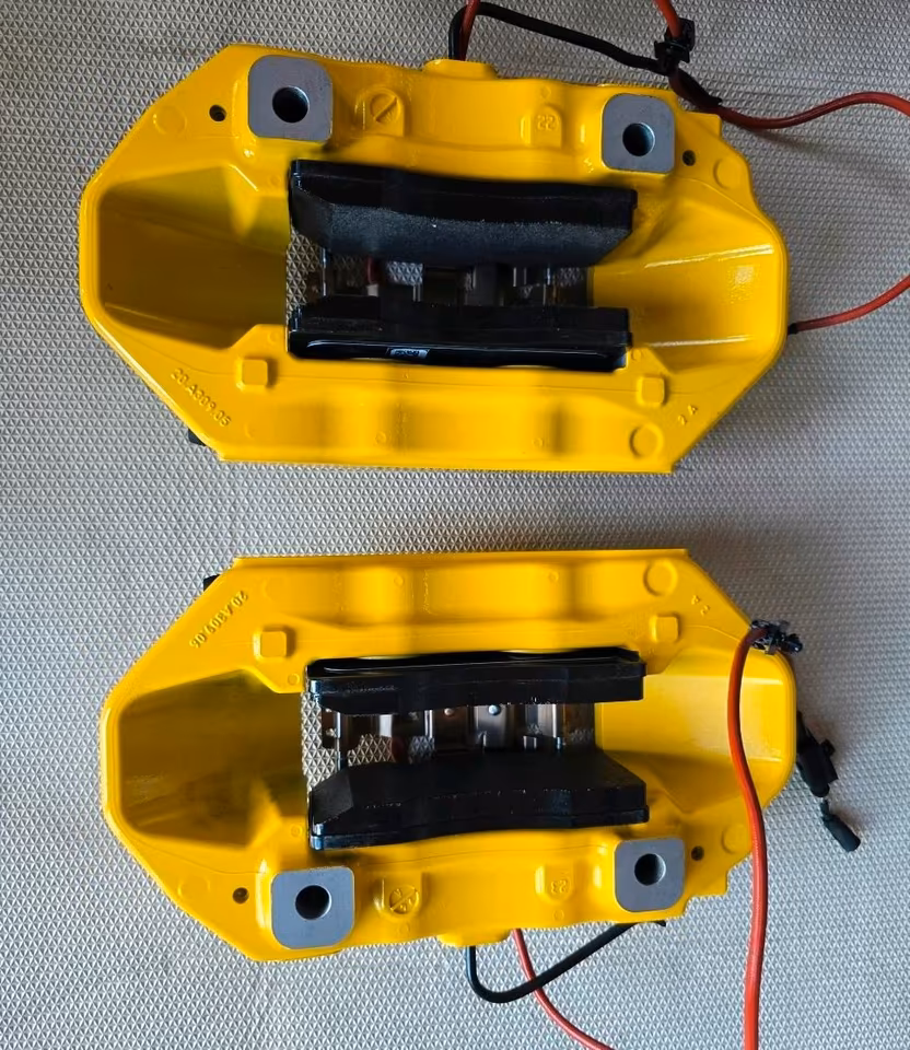 FERRARI ROMA BRAKE SET NEW - Image 3