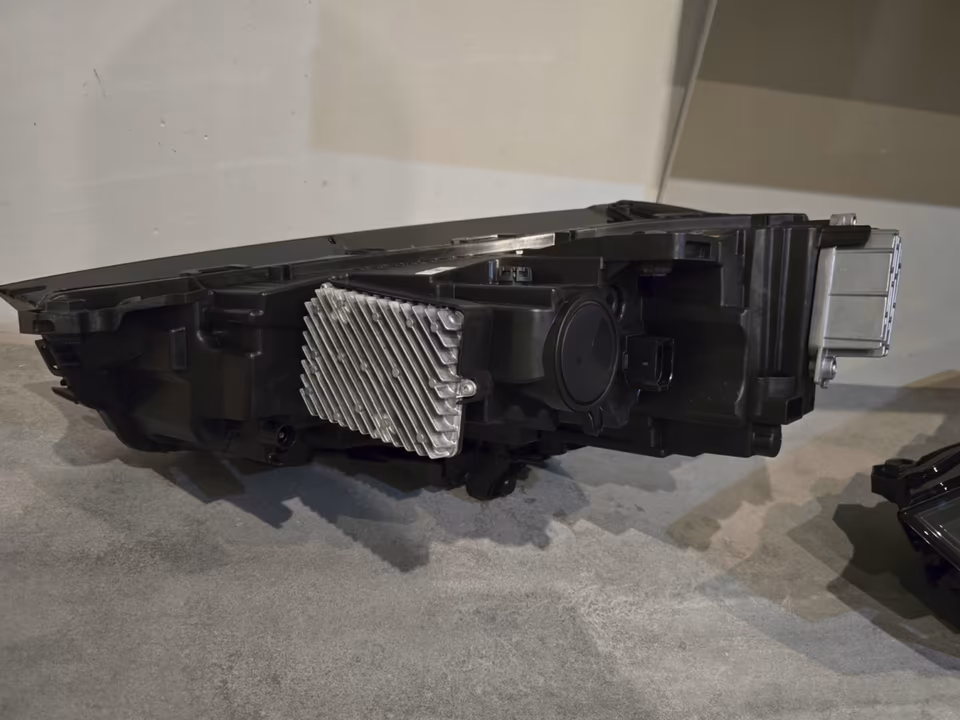 Lamborghini Urus Headlights Right Left Matrix LED 4ML941035C - Image 9