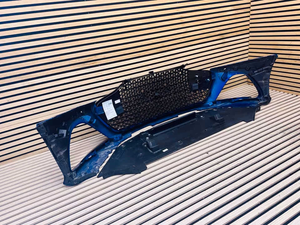 Aston Martin DBS Superleggera Front Bumper Grille KY7317D957A - Image 6