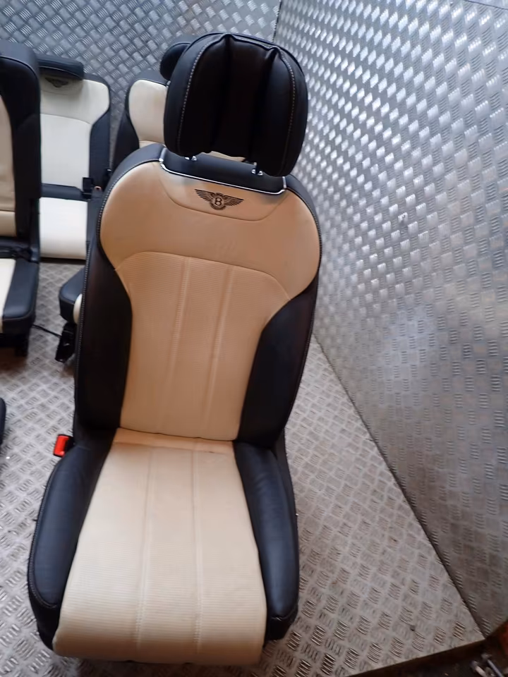 BENTLEY BENTAYGA LEATHER SEATS, HEATED AND VENTILATED SEATS 7 - Image 8