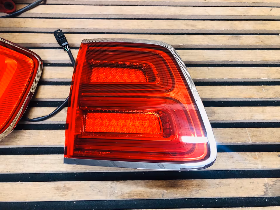 Bentley Bentayga Tail Light Tail Light - Image 11