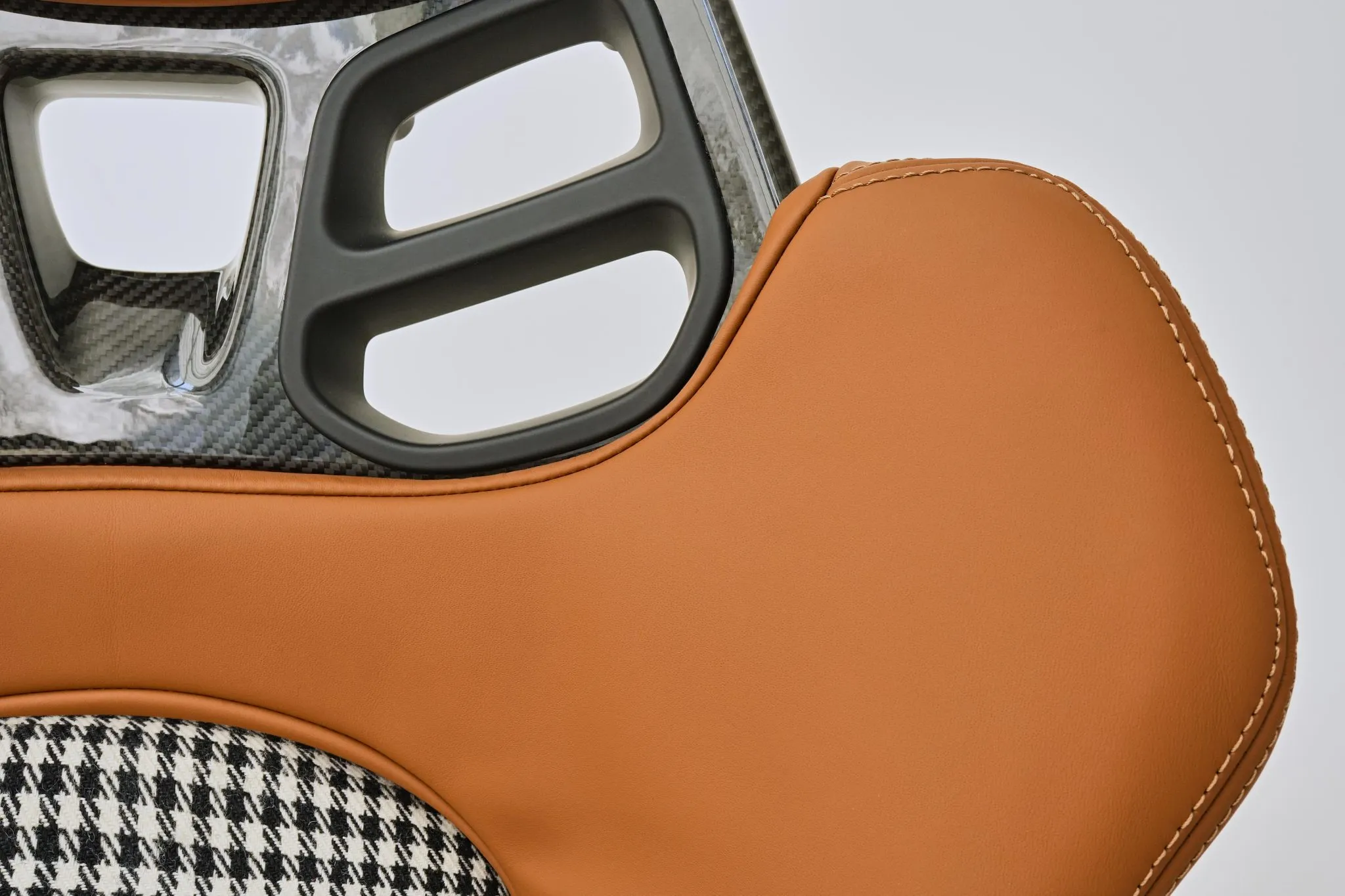 Porsche 992 GT3 Bucket Seats - Image 32