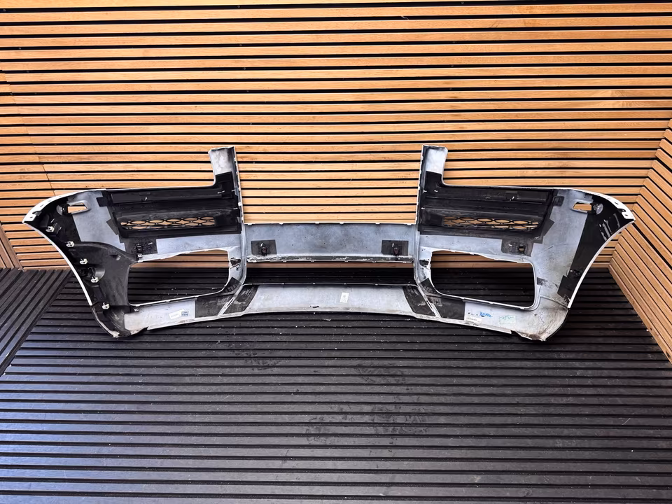 Rolls Royce Cullinan front bumper - Image 4