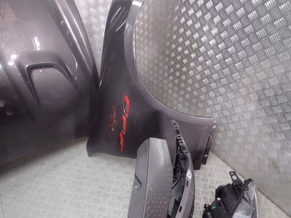 MASERATI LEVANTE TROFEO BUMPER RADIATOR HEADLIGHT FRONT - Image 9