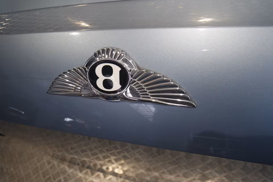 Bentley Flying Spur Tailgate Trunk Cover Facelift - Image 3