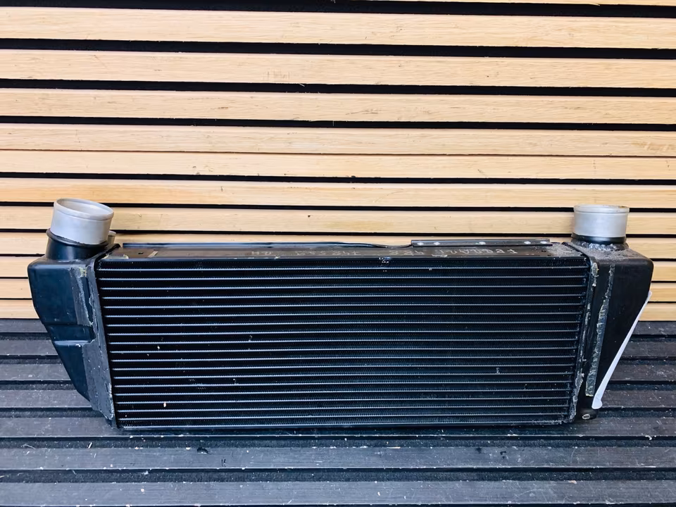 Ferrari 488 F8 Radiator Intercooler Right 328422 748559 - Image 6