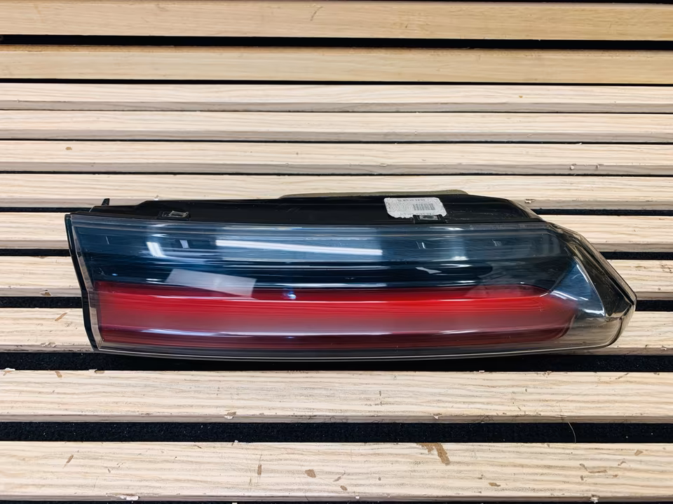 Lamborghini Urus Tail Light Tail Light USA 4ML945069A 4ML945071A - Image 7