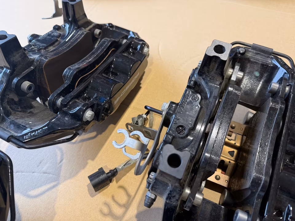 PORSCHE 911 TURBO S 992 CERAMIC BRAKE BRAKE CALIPERS BLACK - Image 17