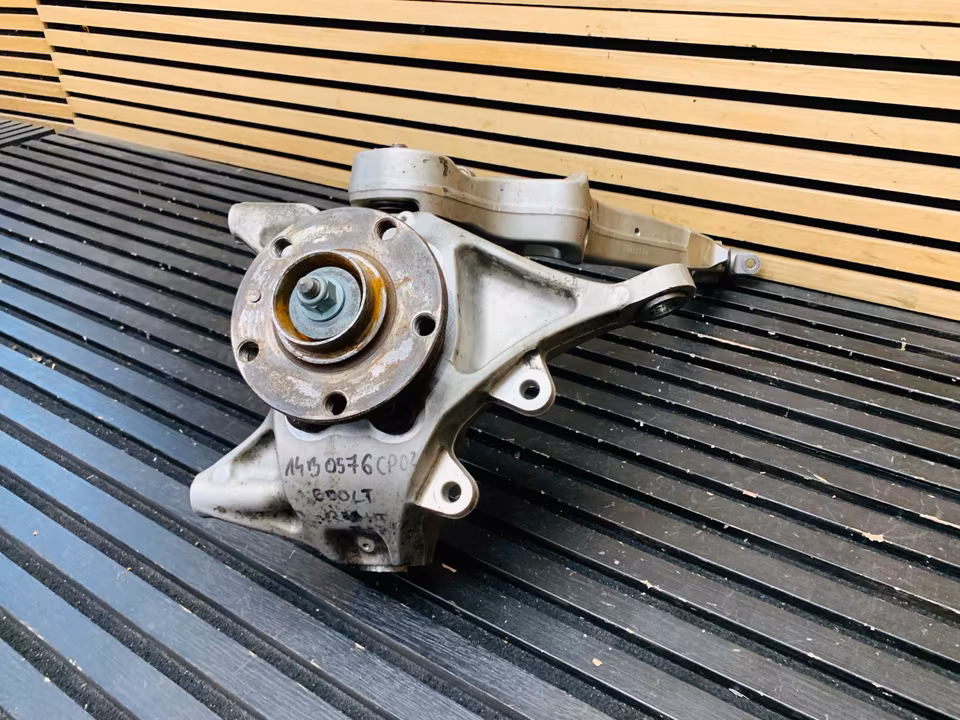 McLaren 600LT Rear Right Steering Knuckle 14B0576CP02 14B0587CP01 - Image 5