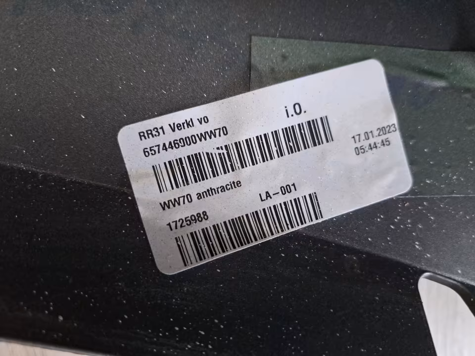 ROLLS-ROYCE CULLINAN RR31 Front Bumper Front Bumper Grey - Image 3