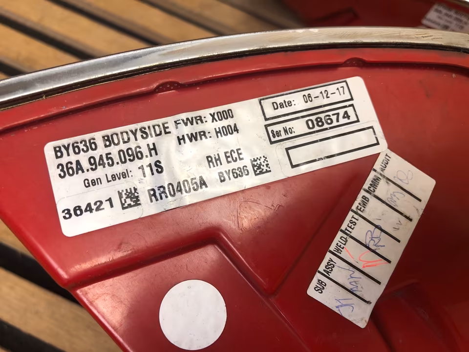 Bentley Bentayga Tail Light Tail Light - Image 3