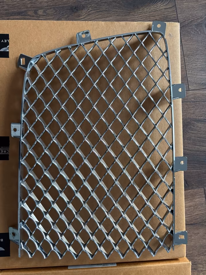 Bentley Bentayga Chrome Grille - Image 4