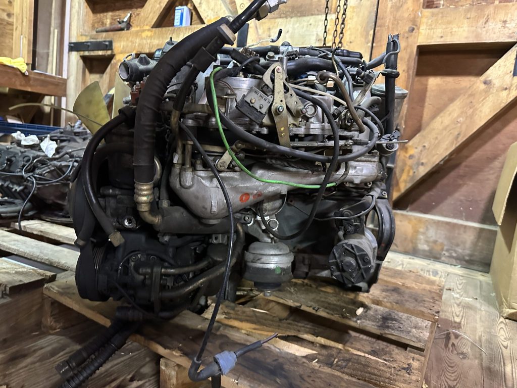 Mercedes-Benz 190E 2.3-16 Engine - Image 4