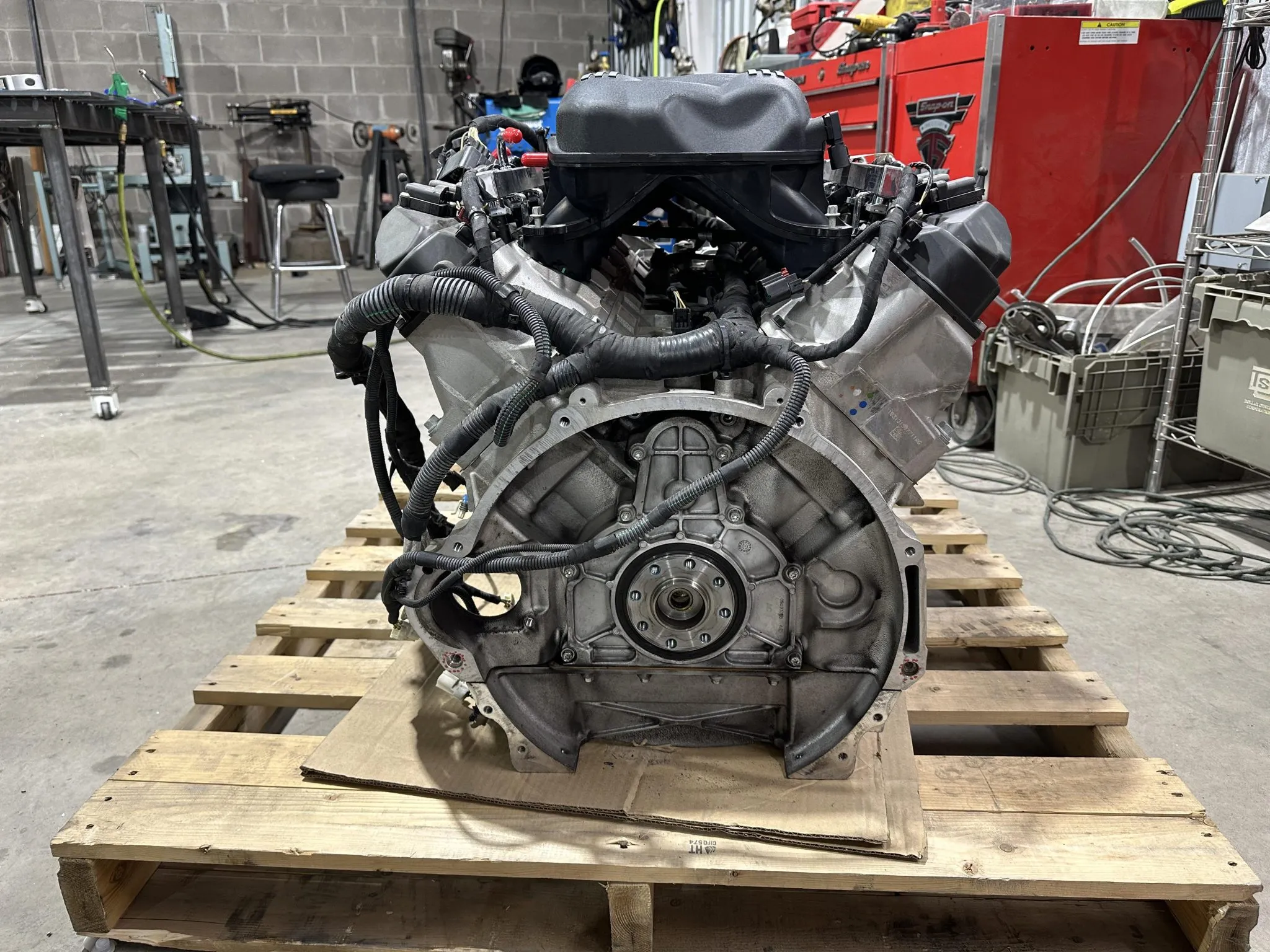 SRT Viper 8.4L V10 Engine - Image 4