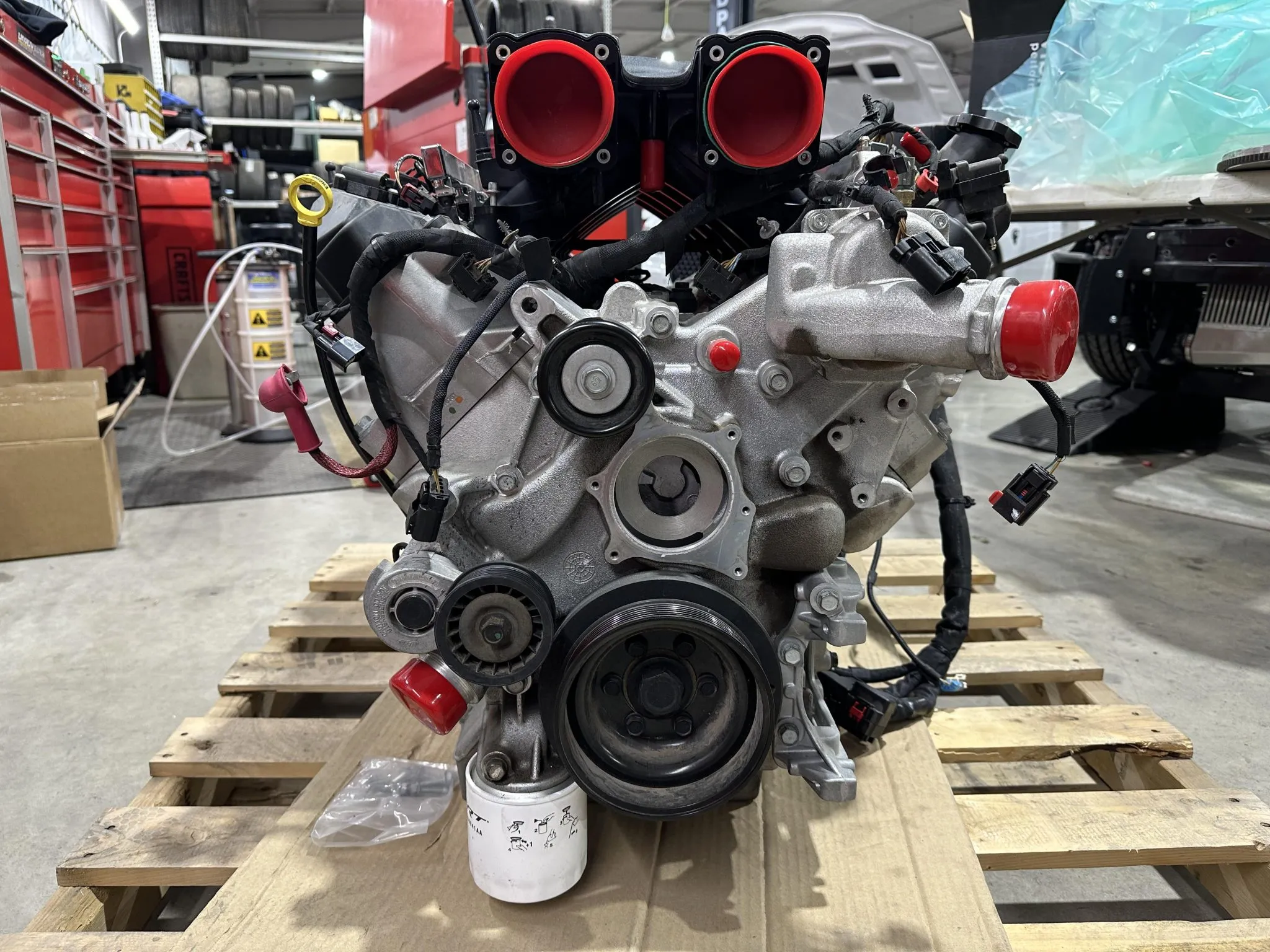 SRT Viper 8.4L V10 Engine - Image 15