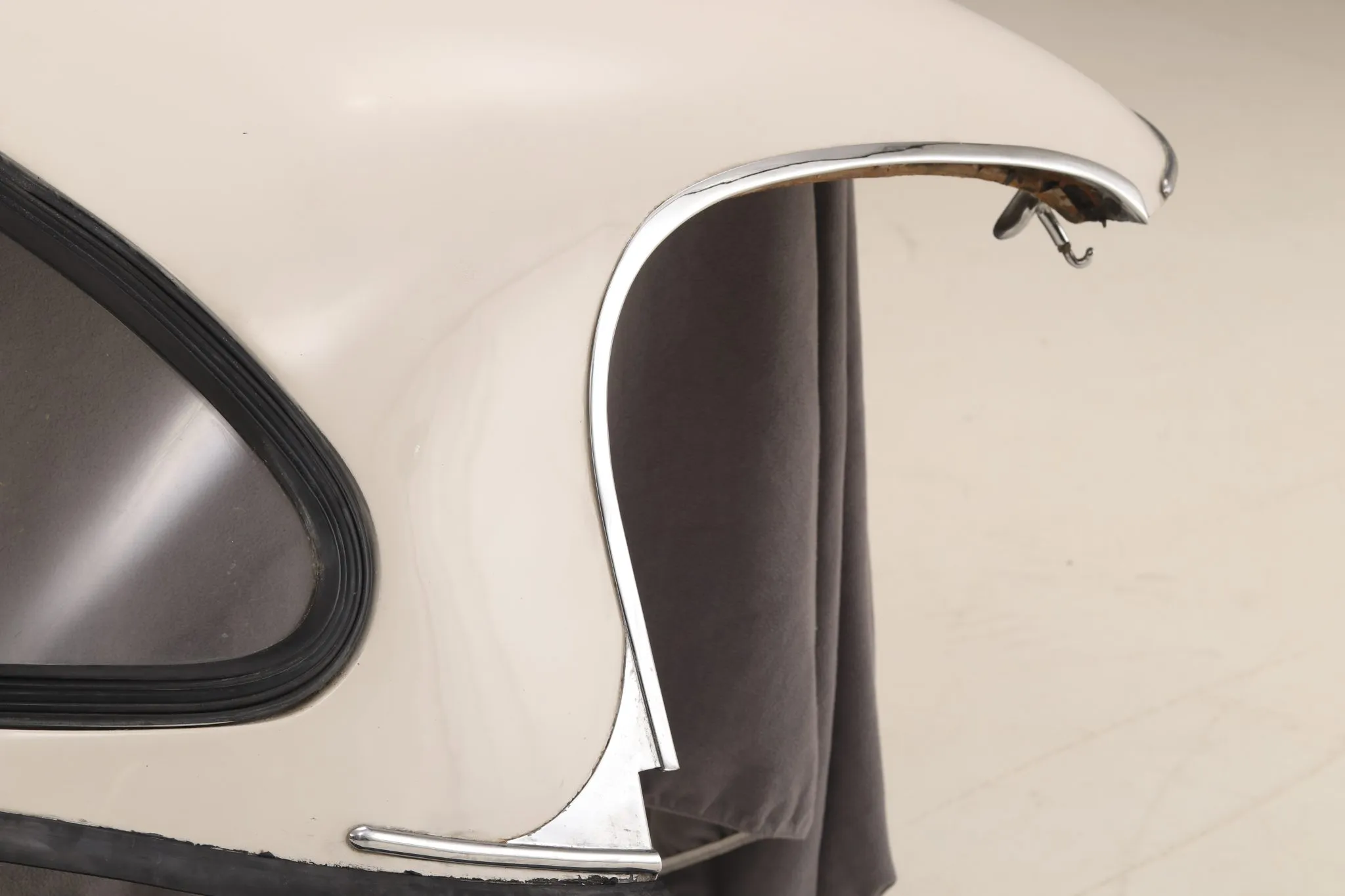 Jaguar XKE Series II Removable Hardtop - Image 2