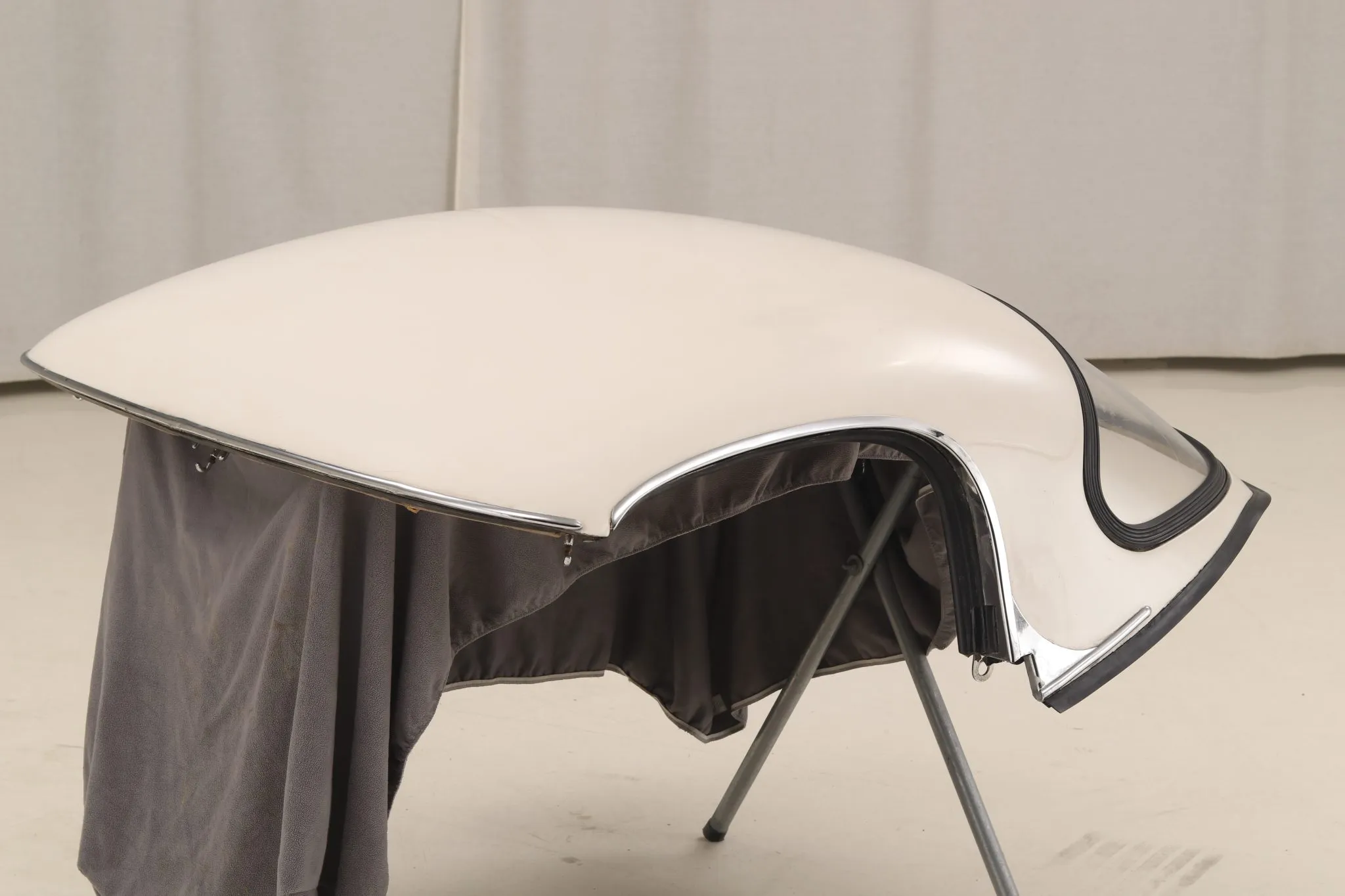 Jaguar XKE Series II Removable Hardtop - Image 16