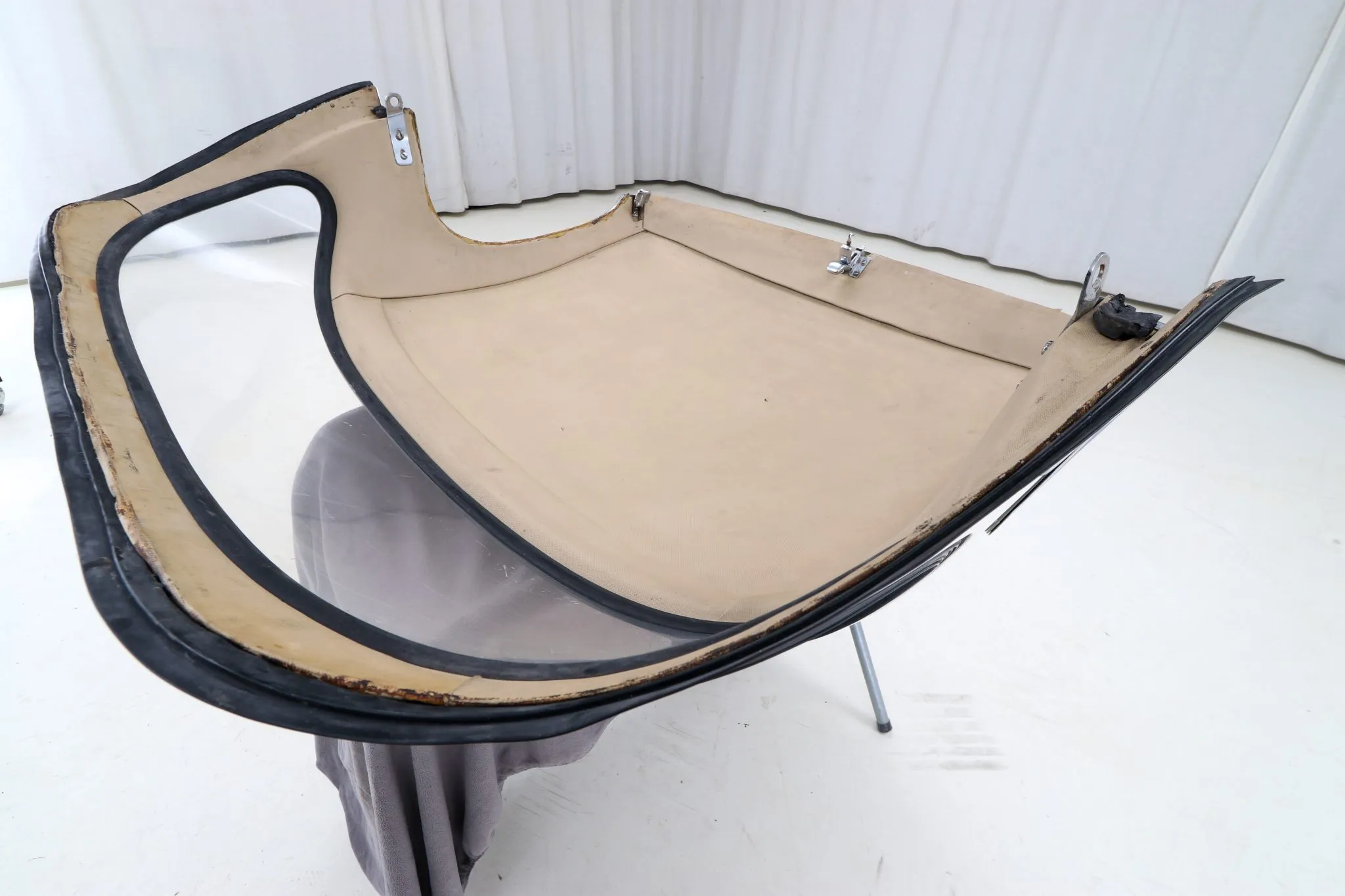 Jaguar XKE Series II Removable Hardtop - Image 9