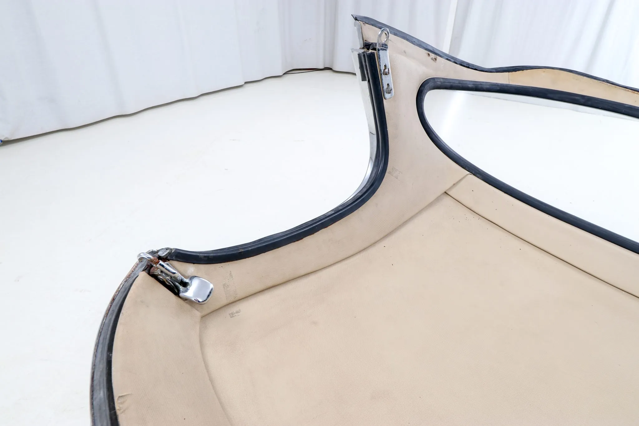 Jaguar XKE Series II Removable Hardtop - Image 4