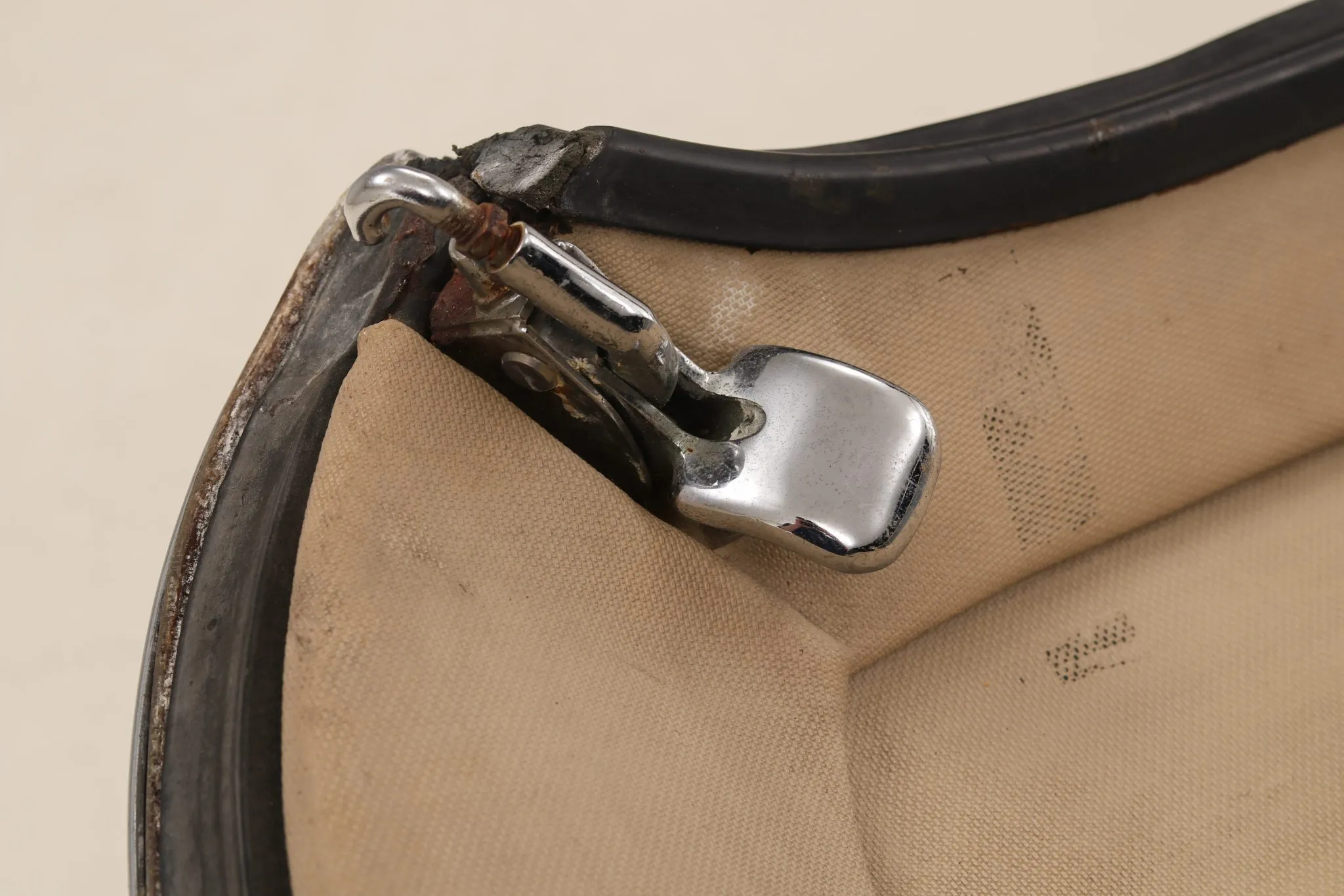 Jaguar XKE Series II Removable Hardtop - Image 11