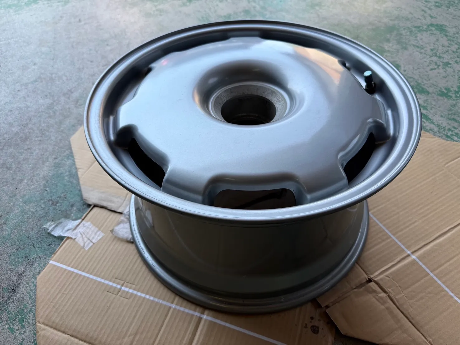 17×9″ and 18×14″ Center-Lock Speedline Wheels for Jaguar XJ220 - Image 7