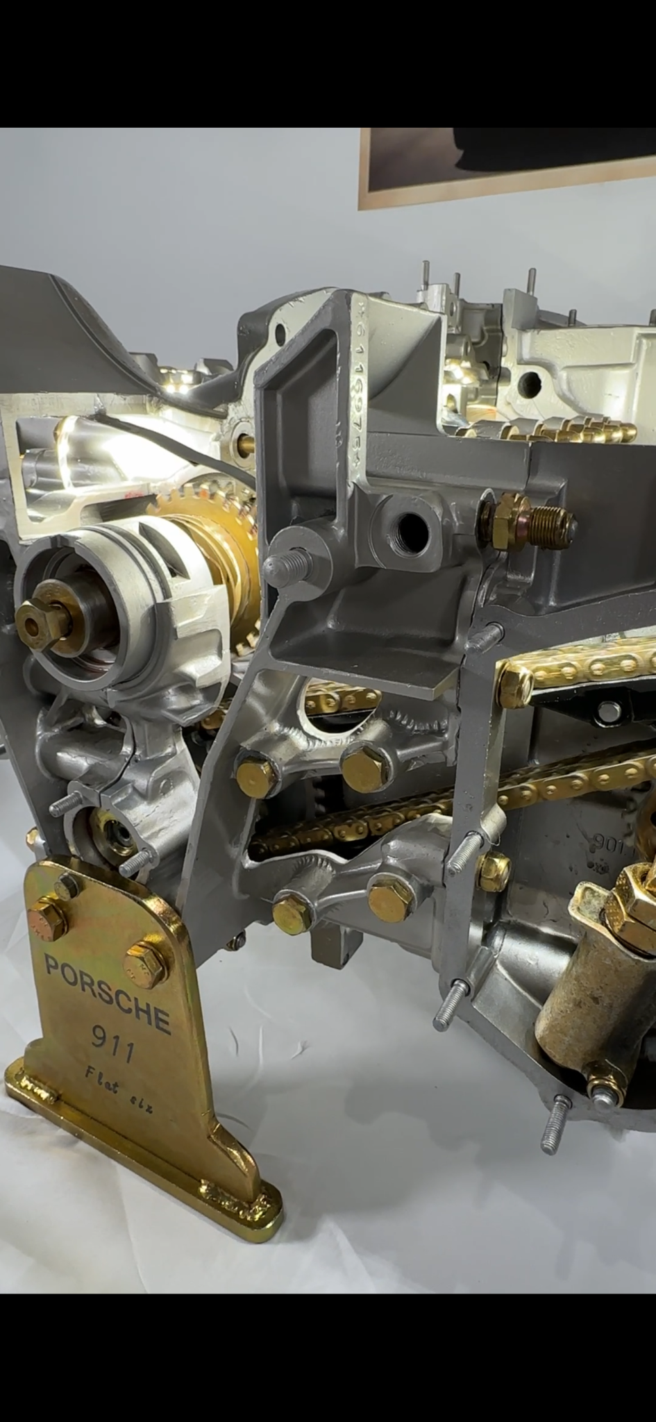 Porsche 911 Flat-Six Engine Kinetic Display - Image 32