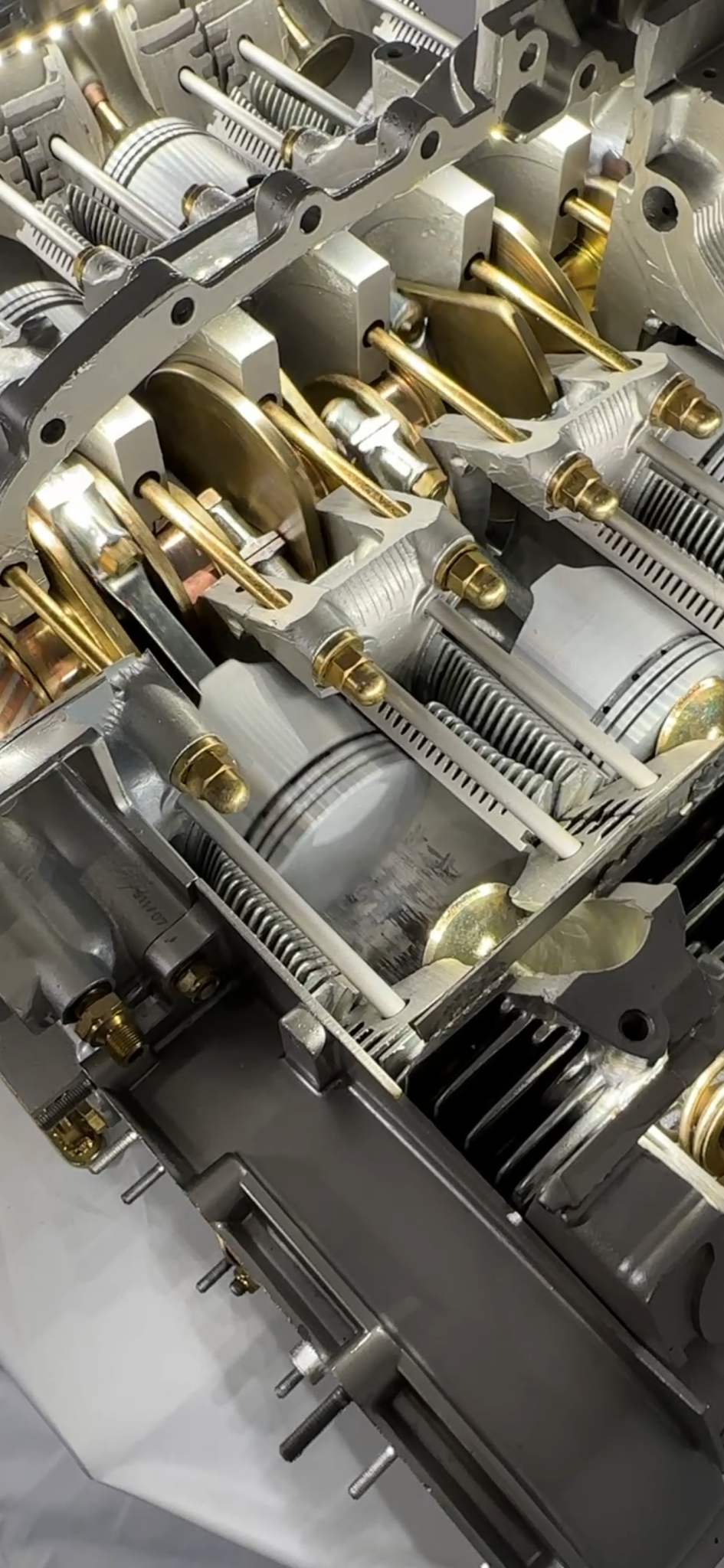 Porsche 911 Flat-Six Engine Kinetic Display - Image 33