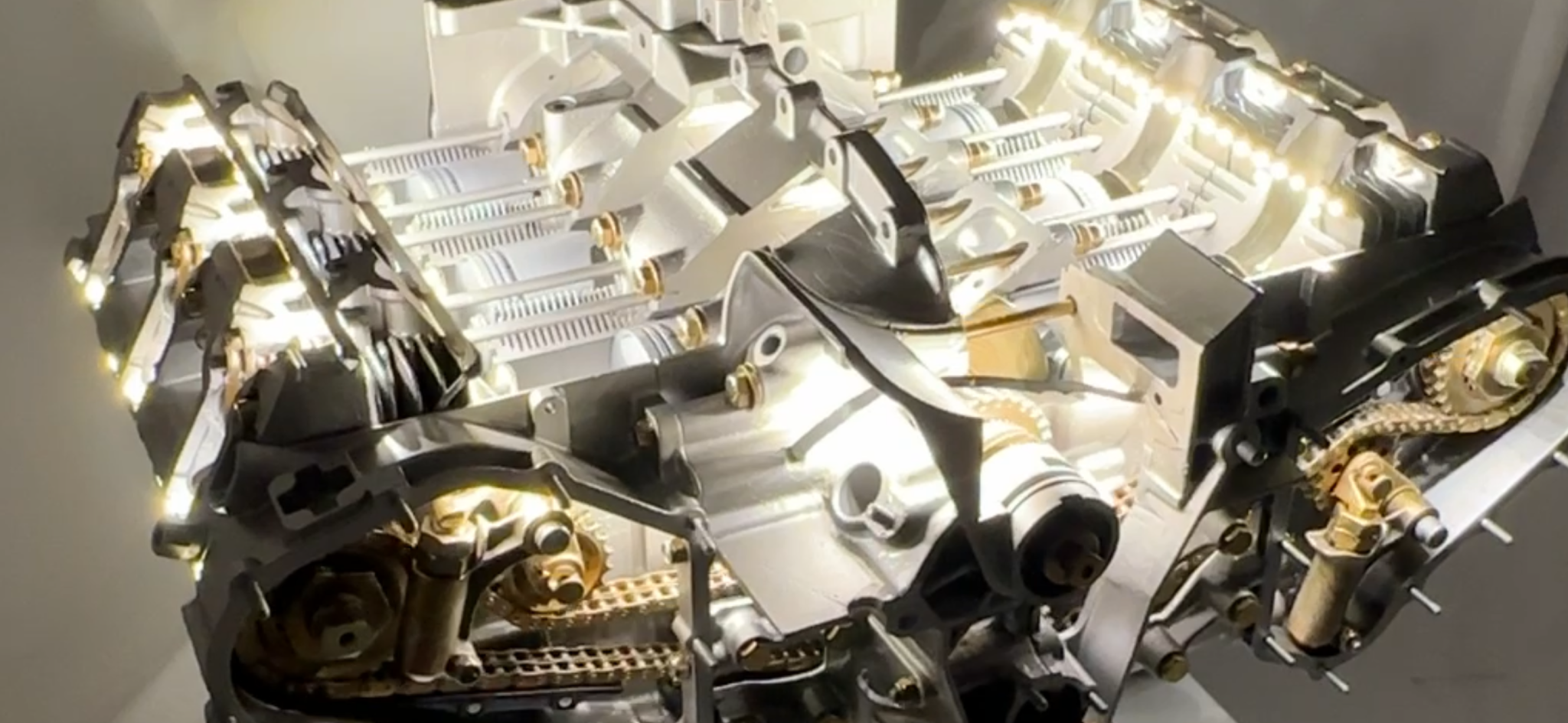 Porsche 911 Flat-Six Engine Kinetic Display - Image 28