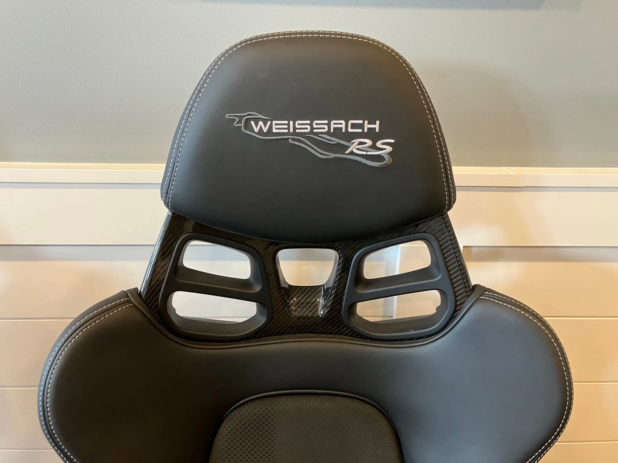 Porsche 991 Lightweight Bucket Seats - Image 5