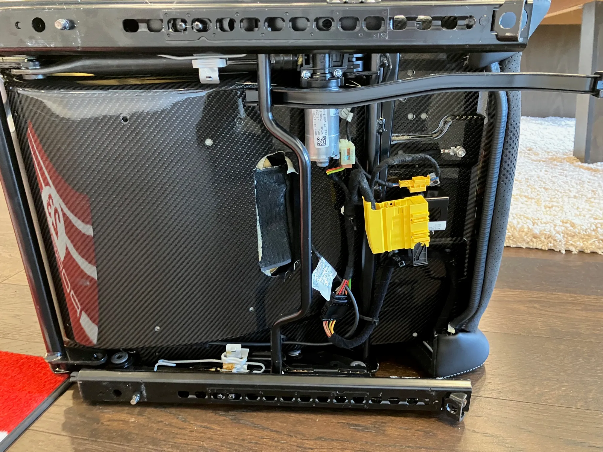 Porsche 991 Lightweight Bucket Seats - Image 25