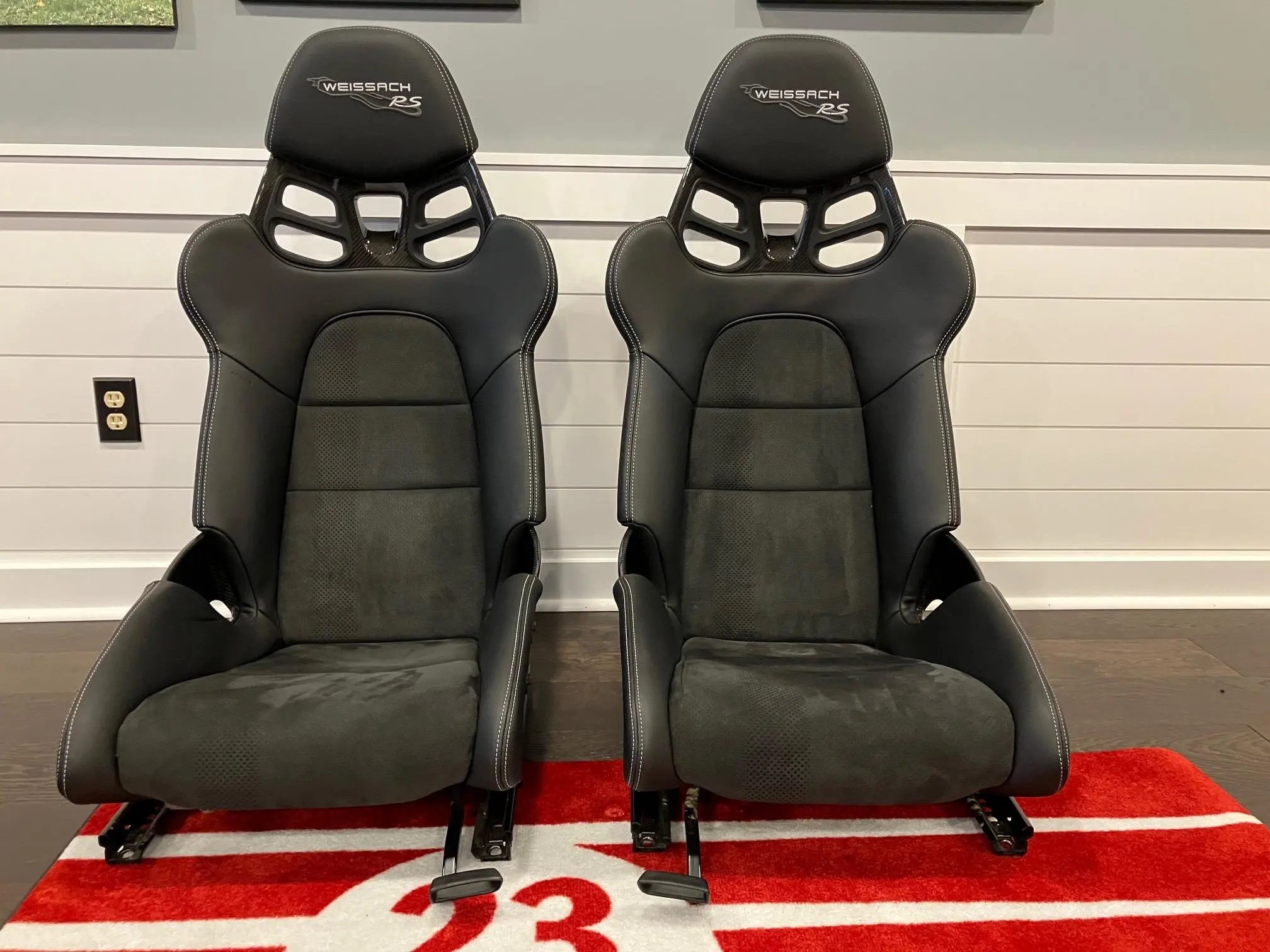 Porsche 991 Lightweight Bucket Seats - Image 18