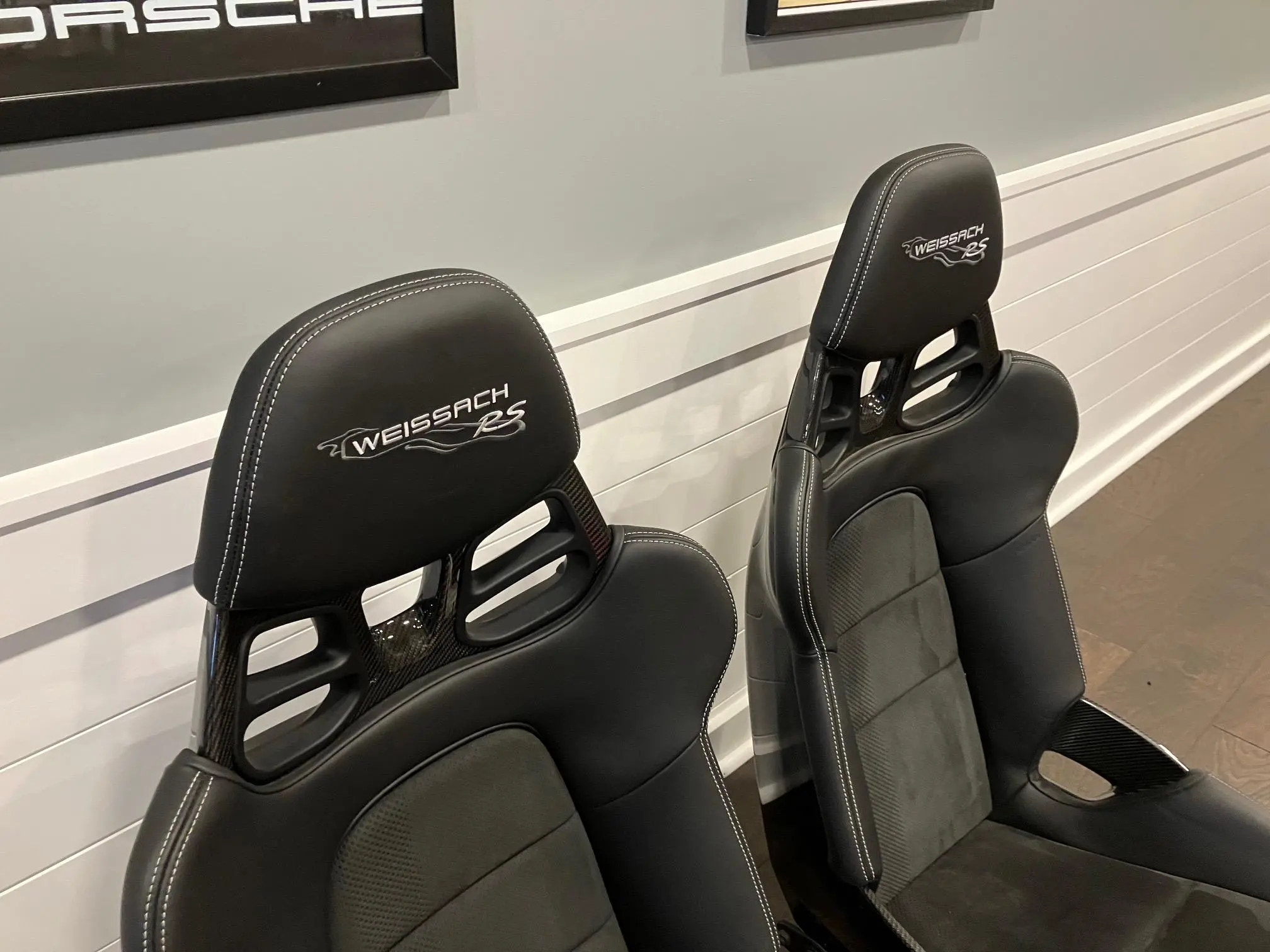 Porsche 991 Lightweight Bucket Seats - Image 10