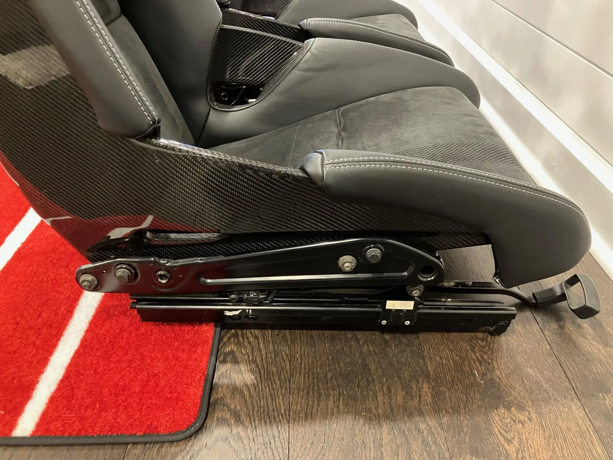 Porsche 991 Lightweight Bucket Seats - Image 28