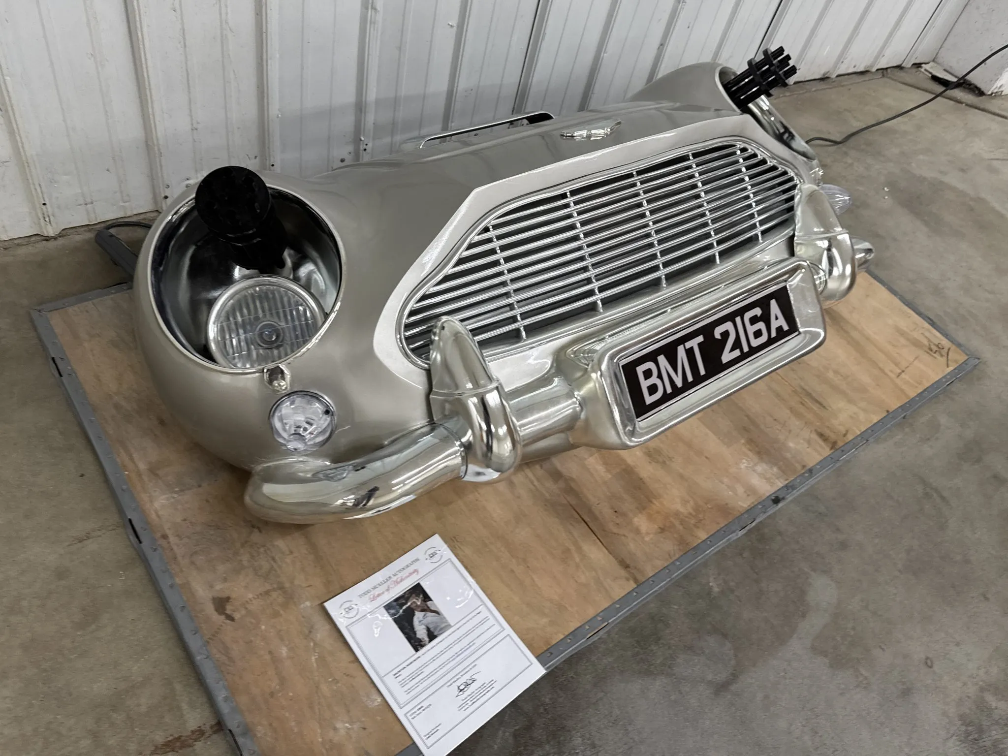 Aston Martin DB5-Style Bond Display - Image 10