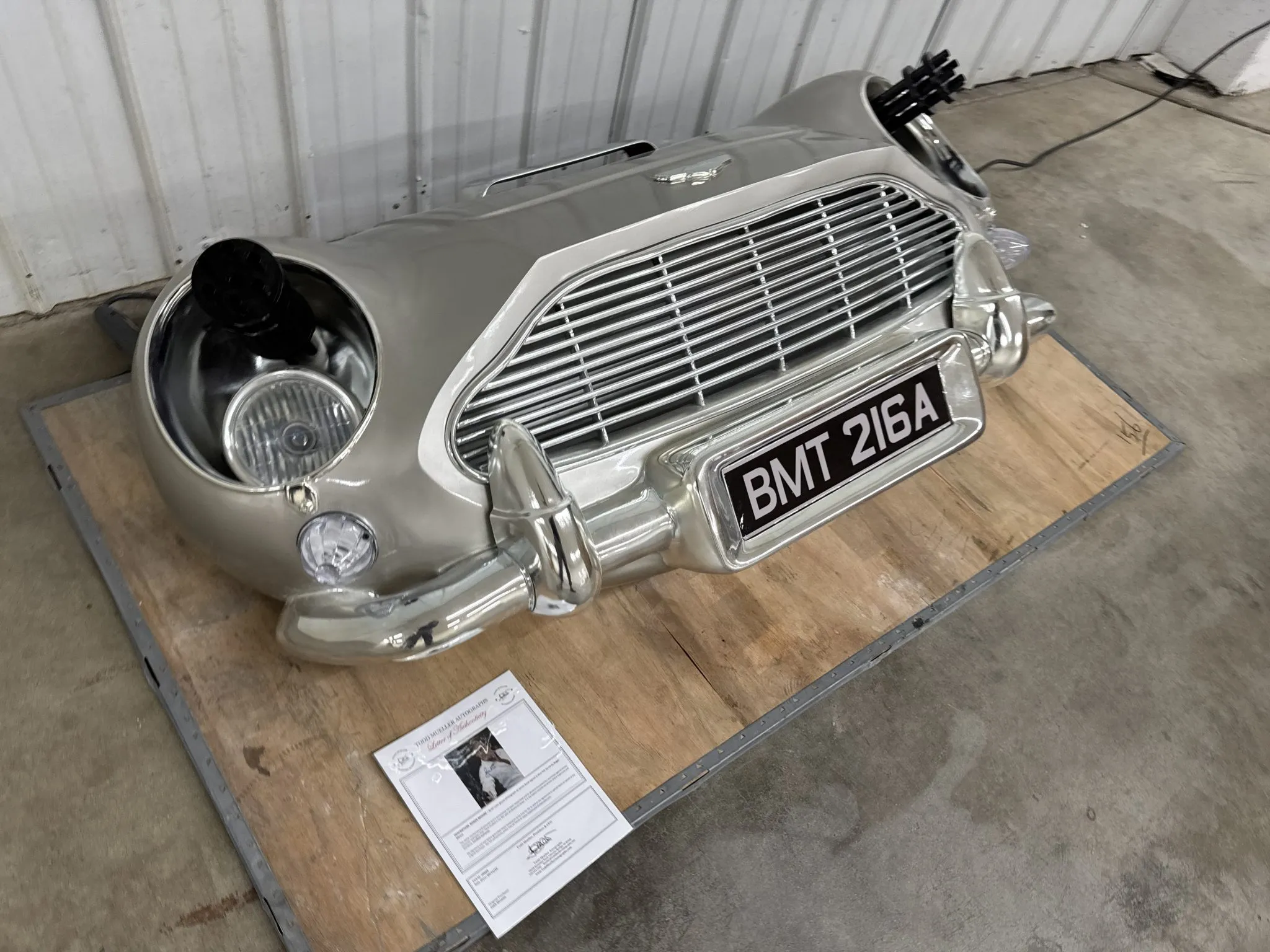 Aston Martin DB5-Style Bond Display - Image 5