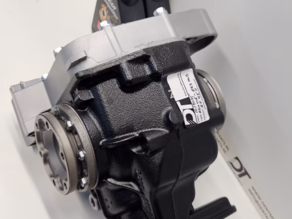 BMW E60 M5 33102284030 Refurbished Limited Slip Differential ZF 45% - Image 3