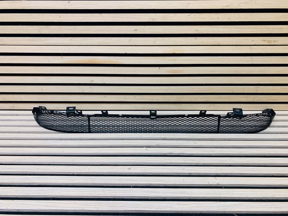 Aston Martin Vantage V8 Grille Rear Bumper