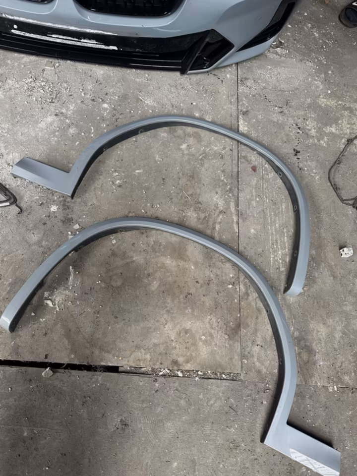 BMW G01 X3 M40d LCI Front Package Bumper Bonnet Headlights - Image 3