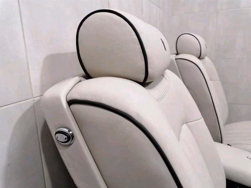 ROLLS ROYCE PHANTOM FRONT SEATS WITH TV / - Image 12
