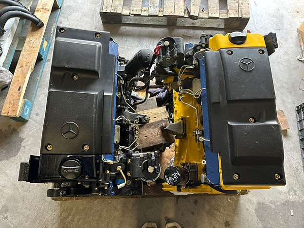 Mercedes-Benz OM605 Turbo Diesel Engine - Image 3