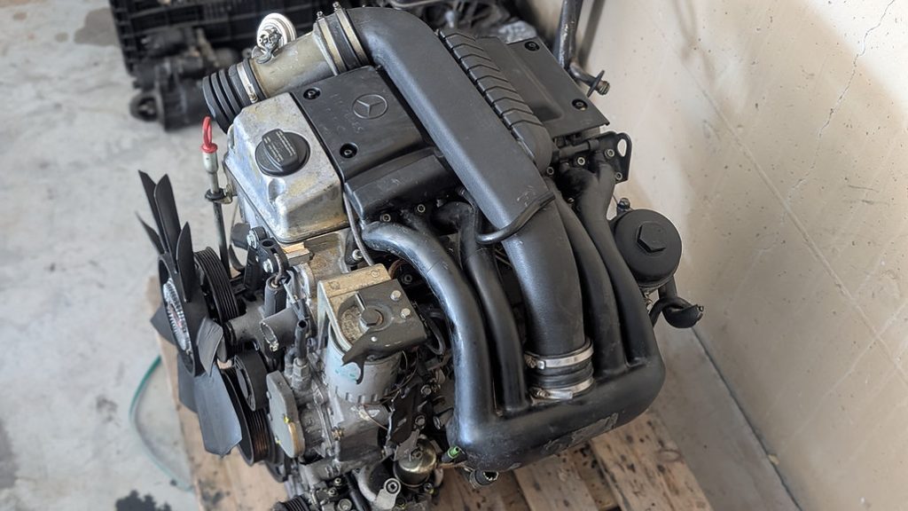 Used Mercedes-Benz OM604 Diesel Engine - Image 2