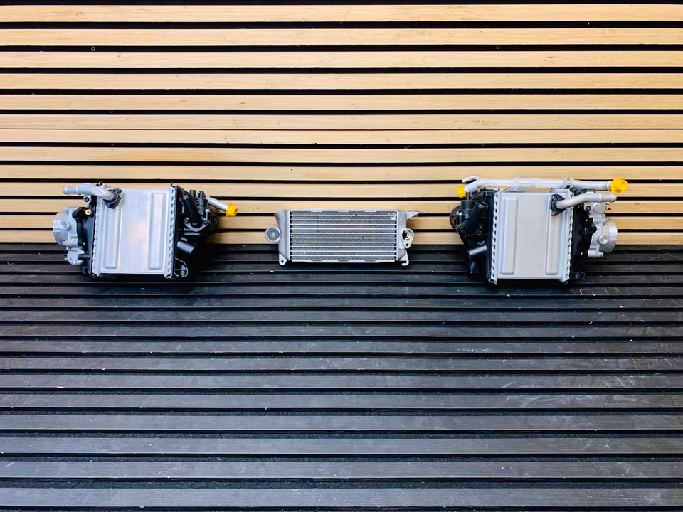 Aston Martin DB11 Radiator JY536A642AB