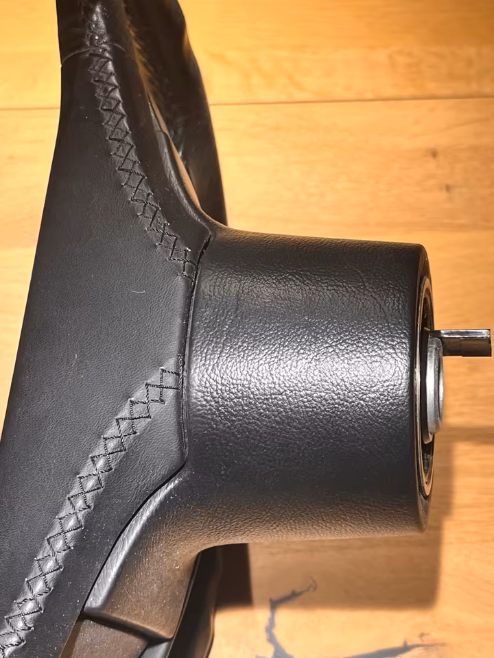 Porsche 911 / 964 RS original steering wheel - Image 6