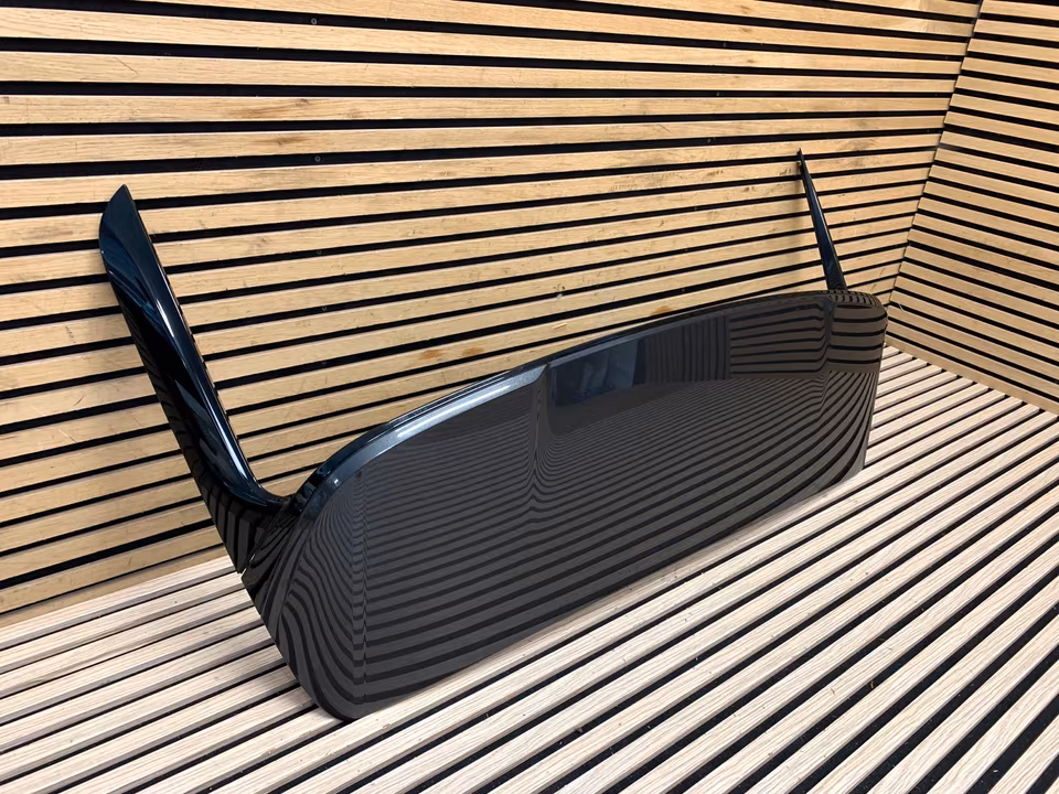 Bentley Bentayga Tailgate Rear Spoiler 36A827933 - Image 10