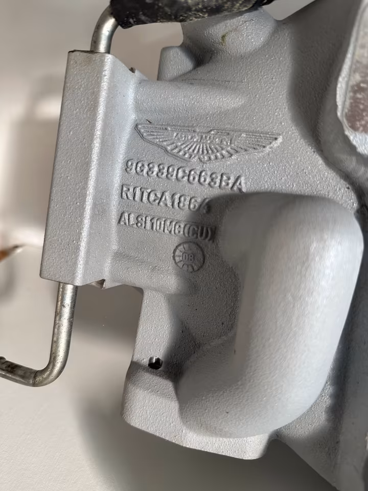 Aston Martin intake manifold Vantage 4.7 V8 9G33-9424-AA - Image 3